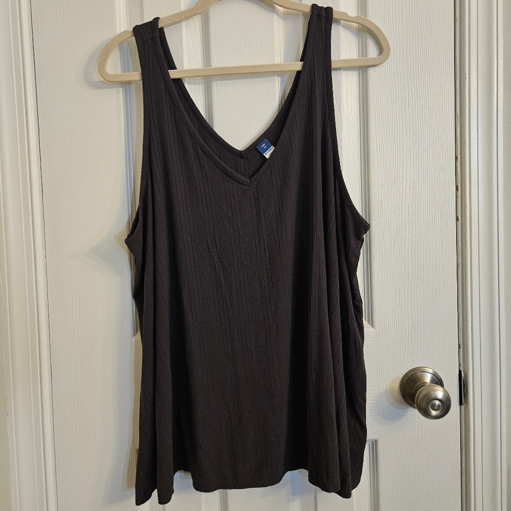 Old Navy Women's Luxe Sleeveless V- Neck Top